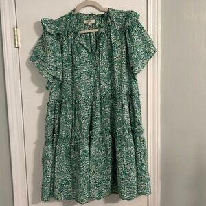 Entro green babydoll dress size large! So cute and comfy! Great condition!